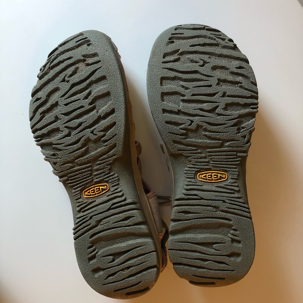 * KEEN Tan Unisex Green Pink Waterproof Women’s size 9 Outdoor Sandals - Picture 8 of 9